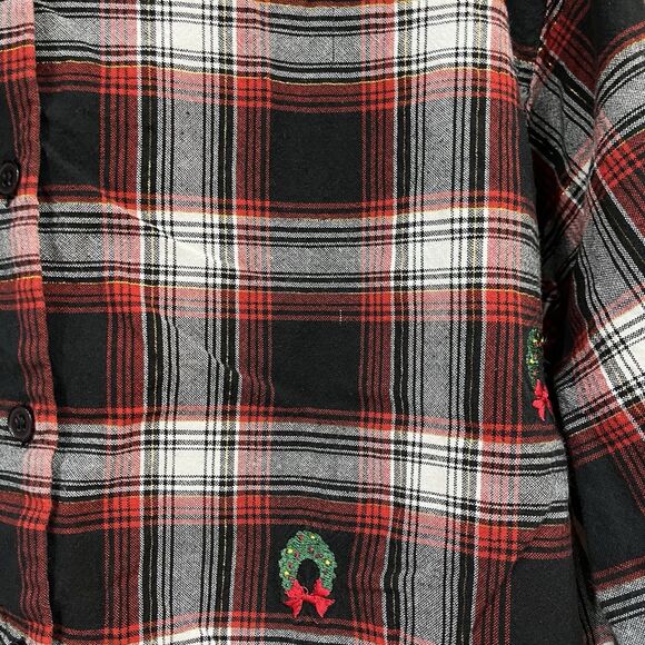 Basic Editions Holiday Women’s Plaid Button Up Shirt Embroidered Wreaths XL - Picture 4 of 6
